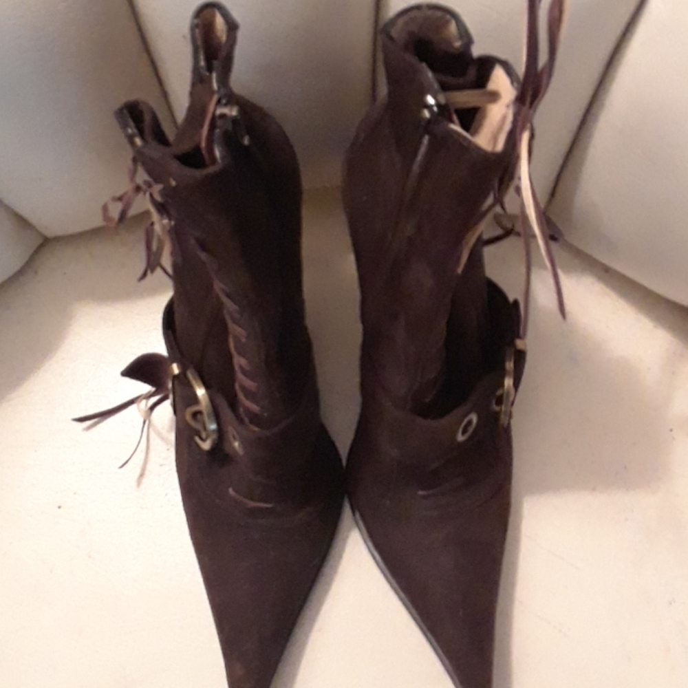 Brown suede ankle boots by Gianmarco Lorenzi